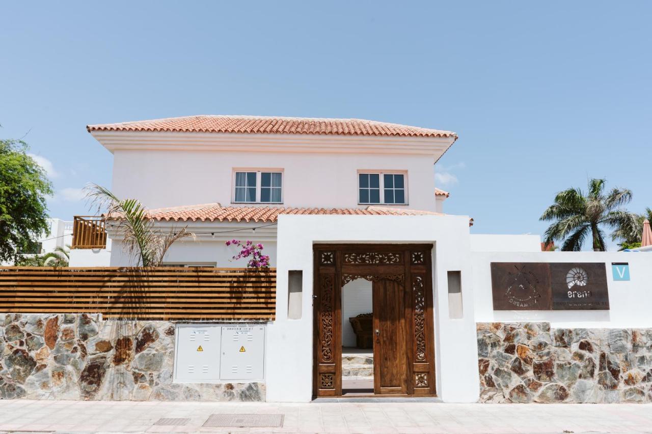 JAN 14-21 | Fuerteventura: the magical island 🏄🌋